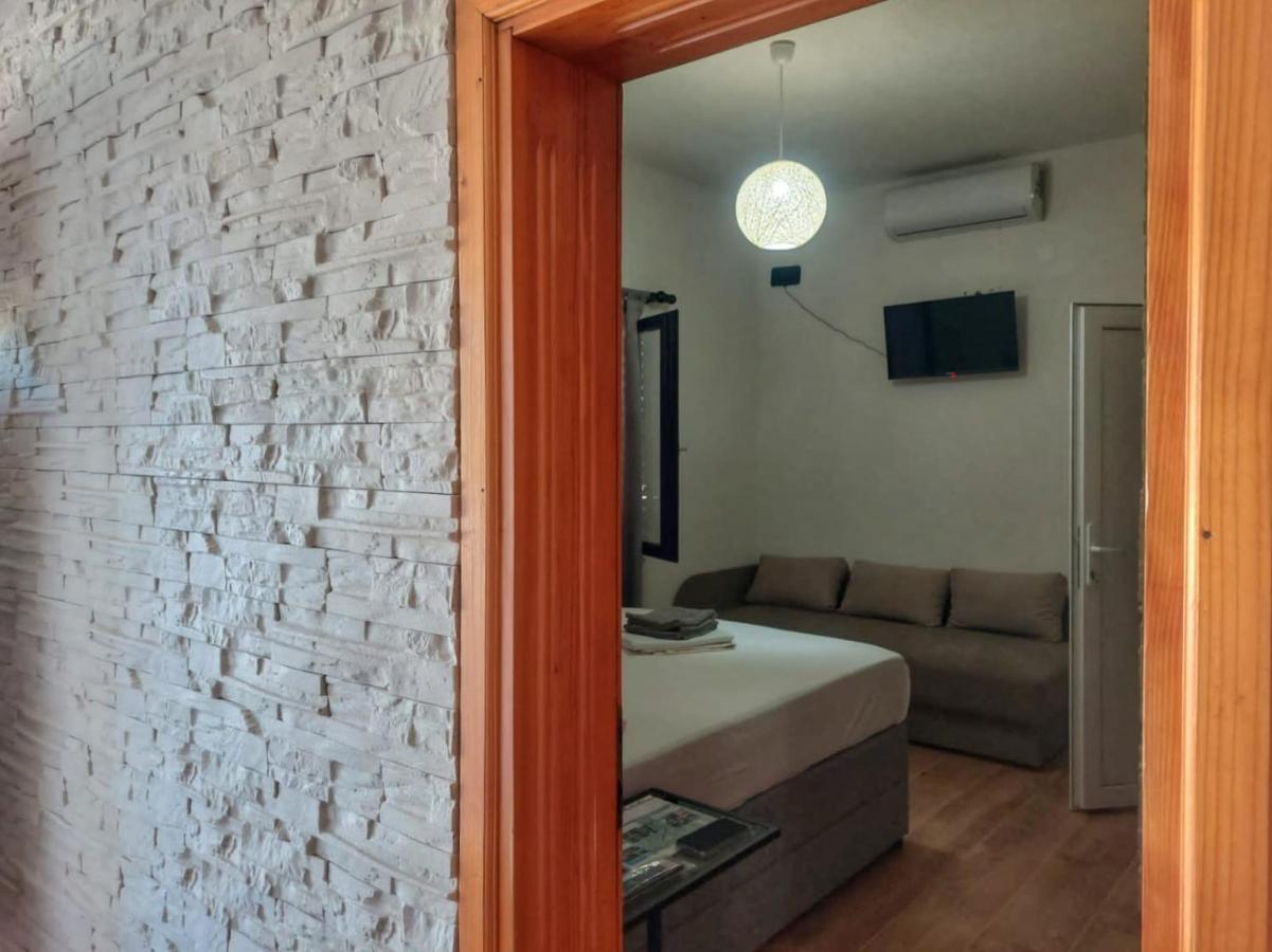 Guest House Keskic Karlobag Ngoại thất bức ảnh